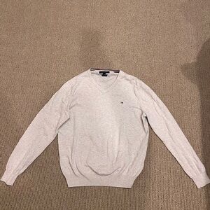 Tommy Hilfiger Men's Light Gray V-Neck Sweater
